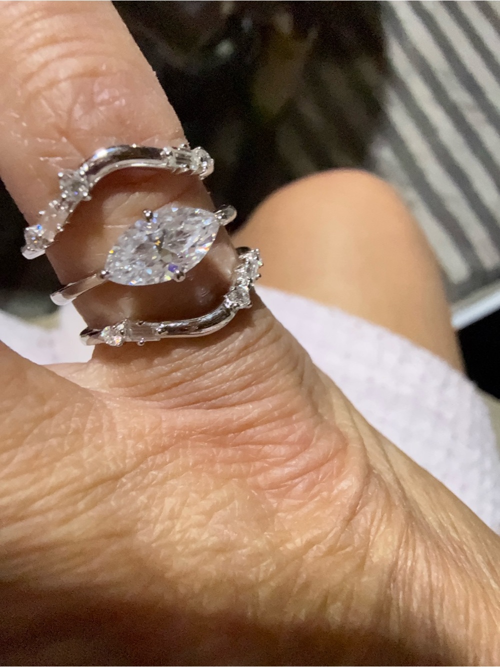 1CT Moissanite Statement Ring - Sterling Silver with Rhodium with GRA - Picture 9 of 14